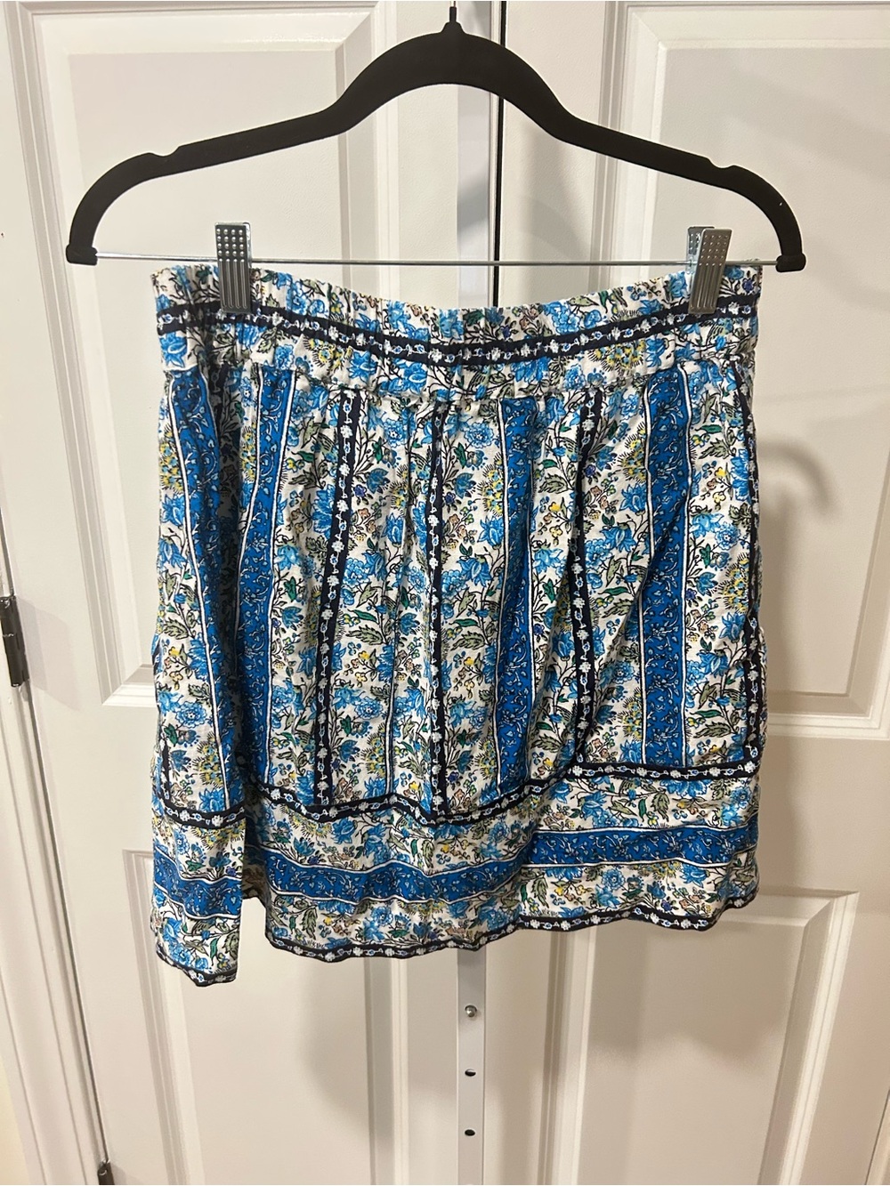 LOFT Blue Floral Mini Skirt - Picture 4 of 4